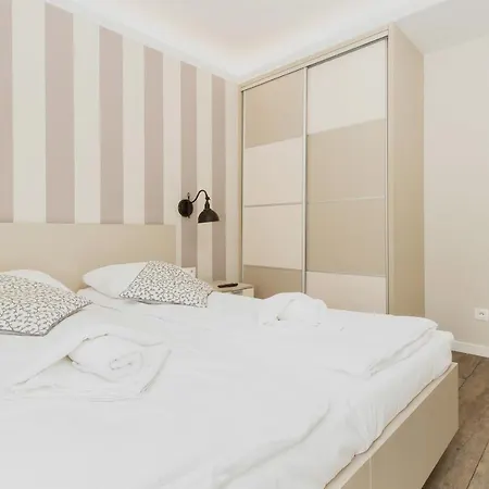 Aura By Renters 아파트