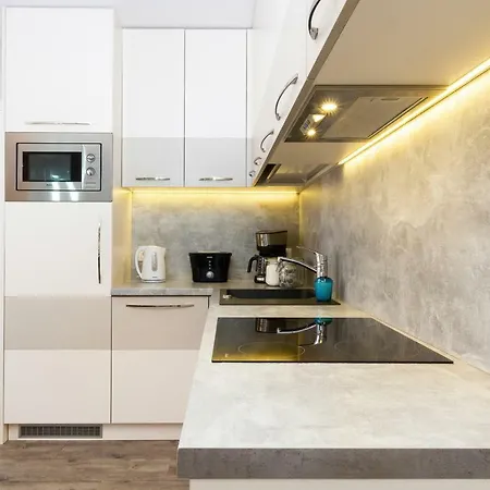 Aura By Renters *