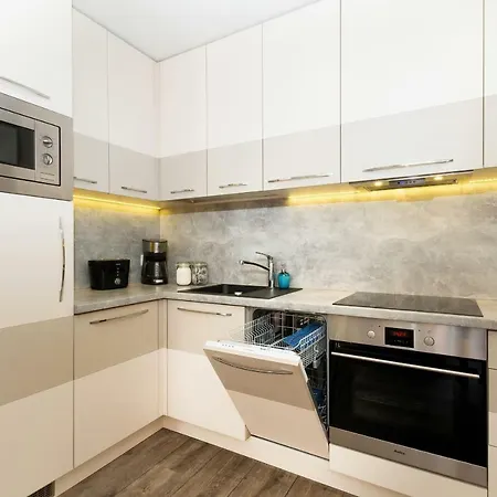Aura By Renters *