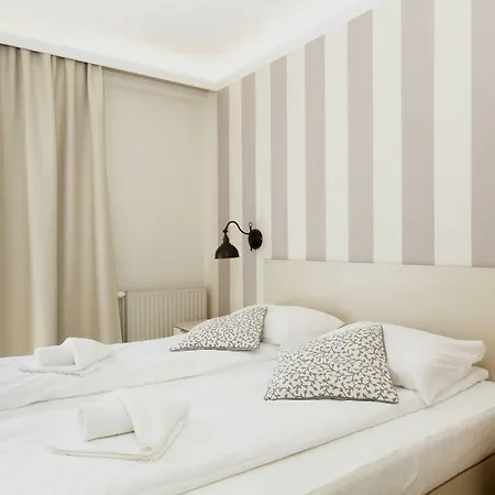 Hotel Aura By Renters *