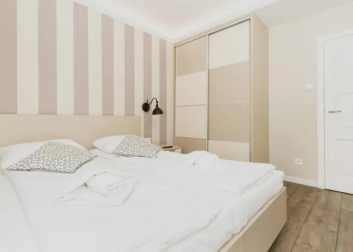 Aura By Renters Hotel