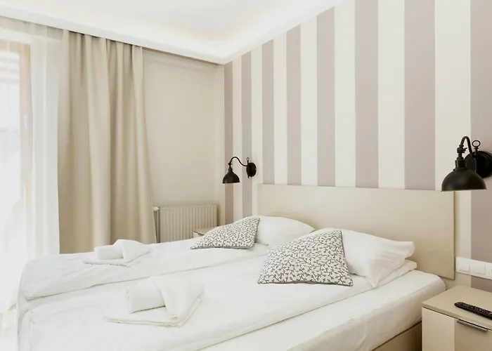 Hotel Aura By Renters *