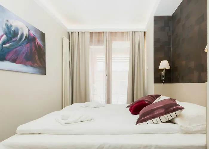 Aura By Renters Danzica