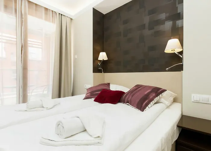 Aura By Renters Hotel